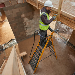 Werner Fibreglass Megastep With Handrail