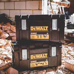 DeWalt DCK623P3-GB 18V XR Brushless Compact 6 Piece Kit