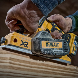DeWalt DCP580 18V XR Cordless 2mm Brushless Planer