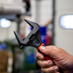 Minotaur Adjustable Wide Jaw Wrench