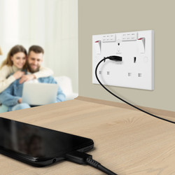 Wi-Fi Extender Socket with USB