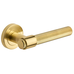 Designer Levers / Kensington Knurled Lever On Rose Door Handle Brushed Brass