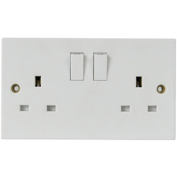 Made4Trade / Made4Trade 13A Switched Socket DP 2-Gang