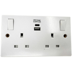 Made4Trade / Made4Trade Switched Socket with USB 2-Gang 3.1A USB A & C