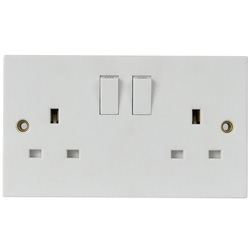 Made4Trade / Made4Trade 13A Switched Socket SP 2-Gang