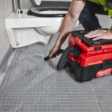 Milwaukee M18FPOVCL-0 FUEL PACKOUT Wet/Dry Vacuum Body only
