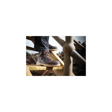 V12 Footwear
