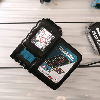 Makita charger toolstation sale