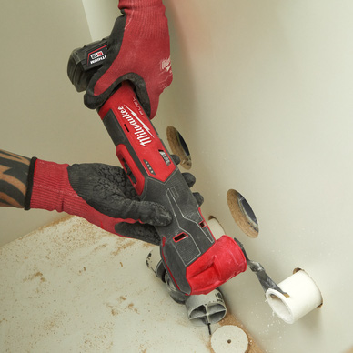 Milwaukee M12FMT FUEL Multi Tool 1 x 4.0Ah 1 x 2.0Ah Toolstation