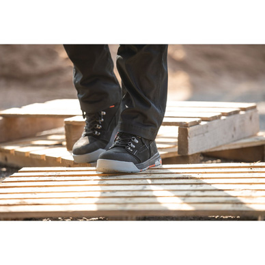 Scruffs Hydra Safety Boots Black Size Toolstation