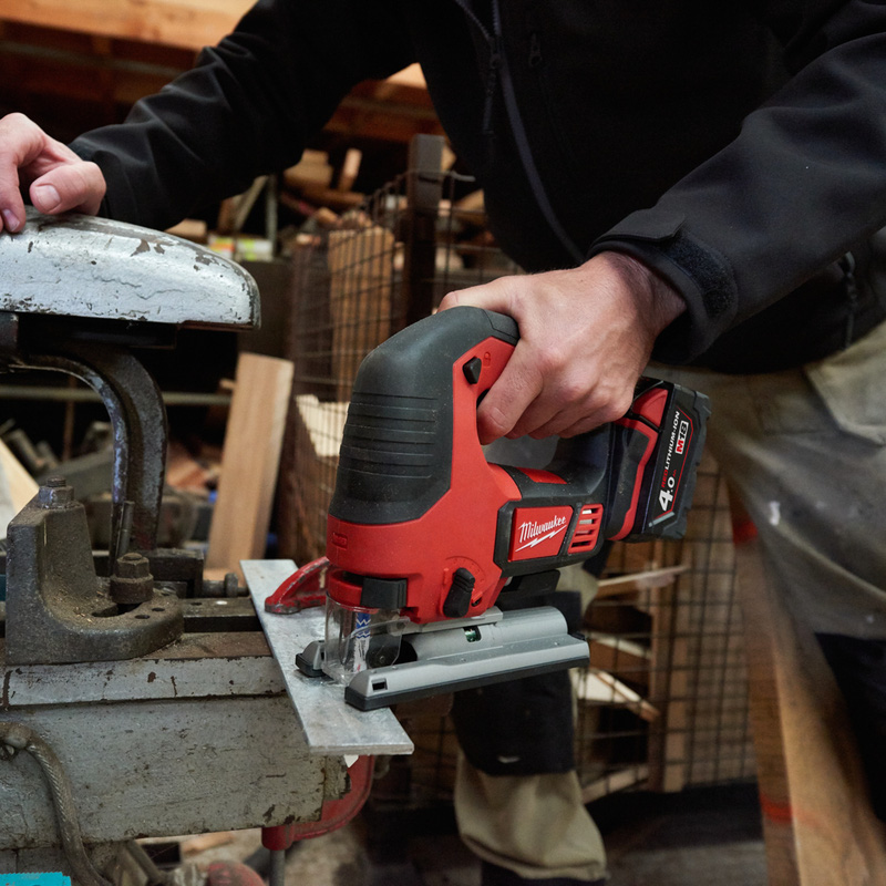 Milwaukee M18 Jigsaw 2 x 4.0Ah | Toolstation