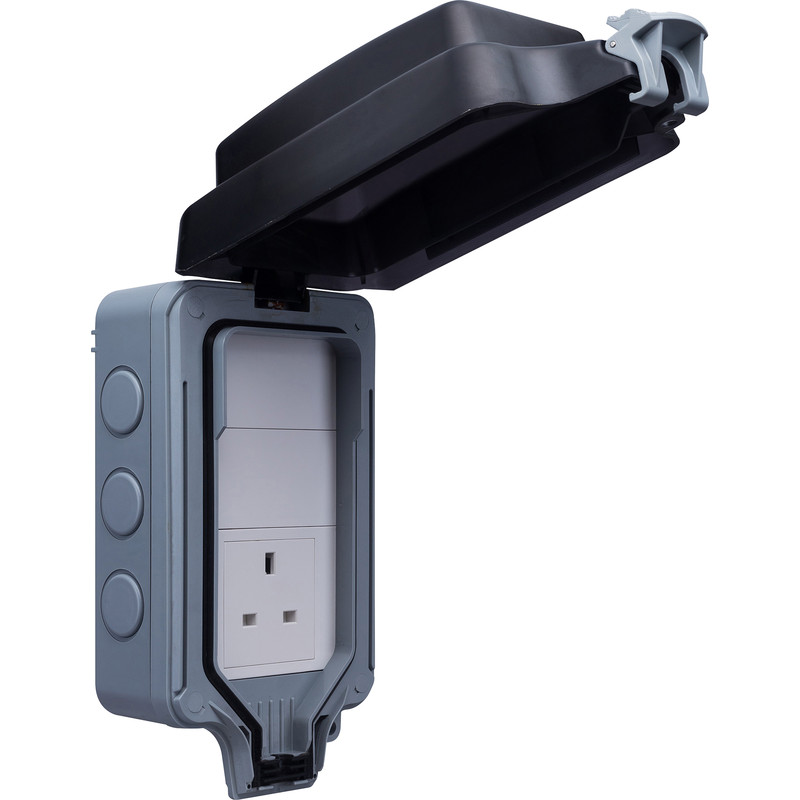 BG Weatherproof Outdoor Unswitched 1 Gang Socket IP55 13Amp 