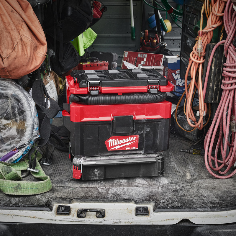 Milwaukee M18FPOVCL-0 FUEL PACKOUT Wet/Dry Vacuum