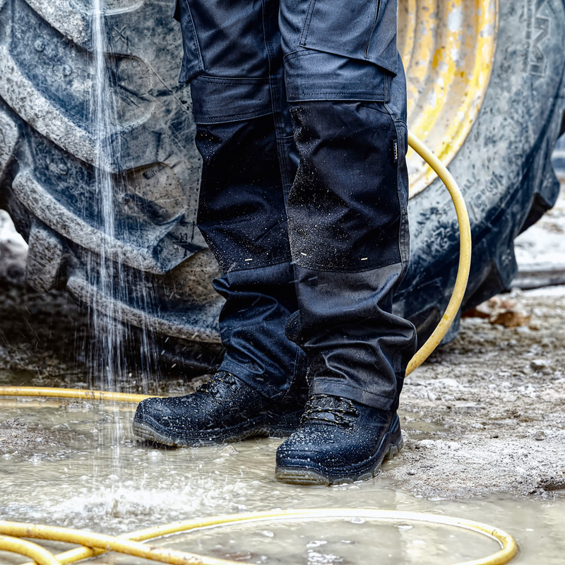 dewalt women's safety boots