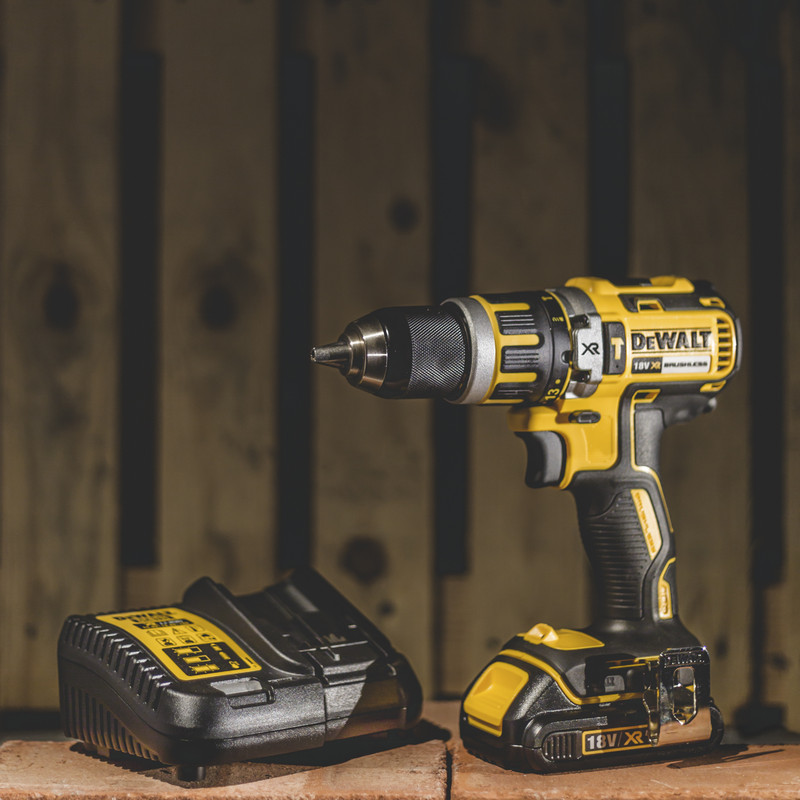 Dewalt brushless 18v. DEWALT 18v XR Brushless. DEWALT 18v yfc555. DEWALT 18v 1.5.