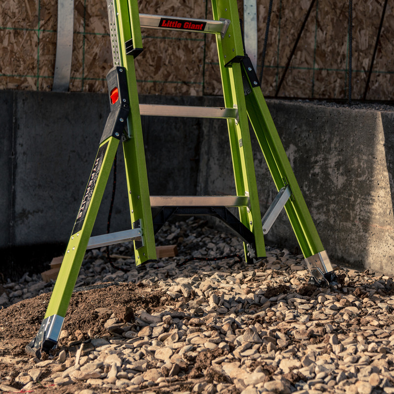 Little Giant HyperLite Sumo Fibreglass Ladder 4.3m