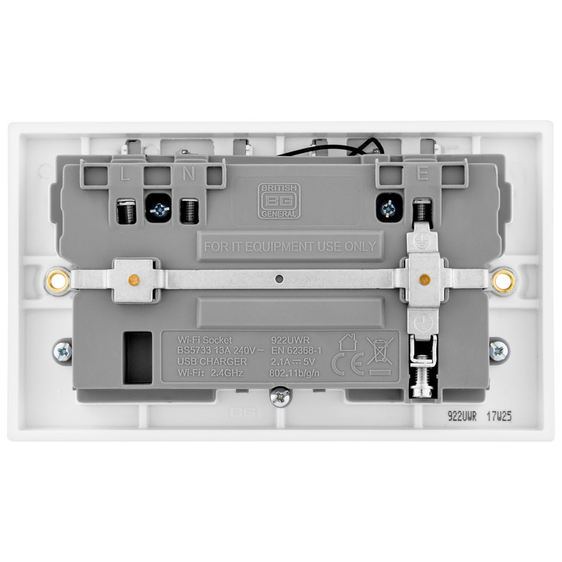 Wi-Fi Extender Socket with USB