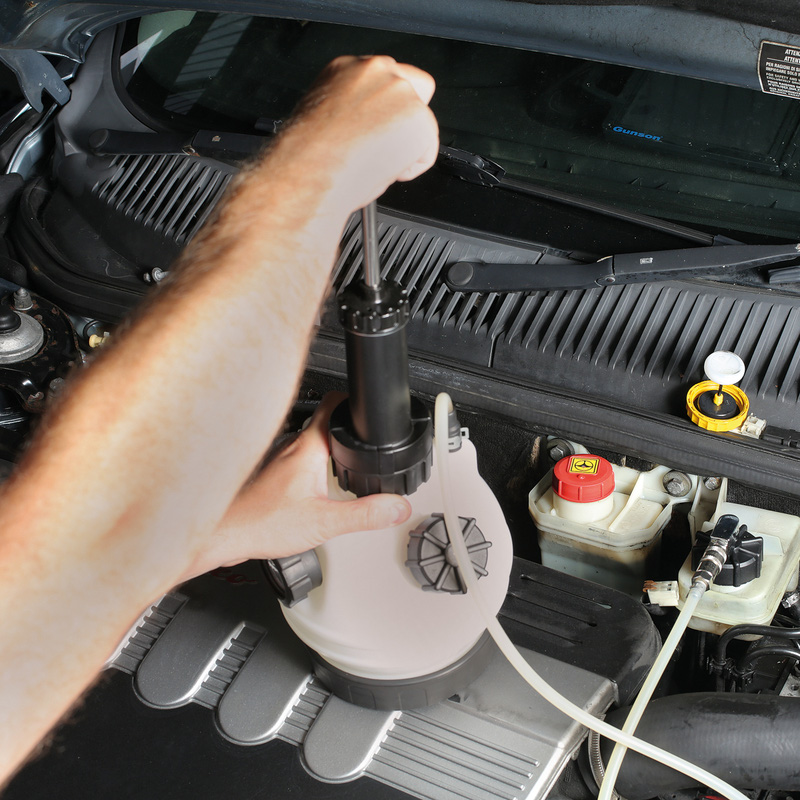 Laser Manual Pressure Brake Bleeder 2L Toolstation