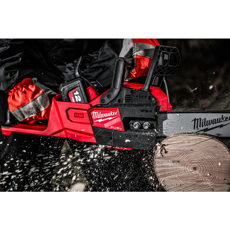 Milwaukee M18 FUEL Compact Chainsaw 1 x 12.0Ah Toolstation