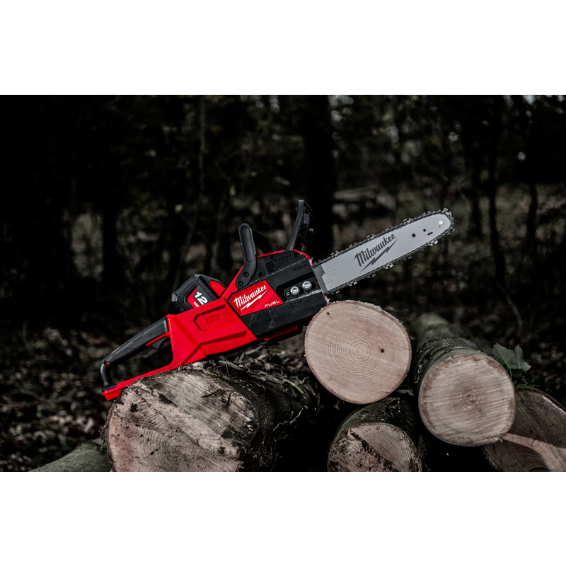 Milwaukee compact outlet chainsaw