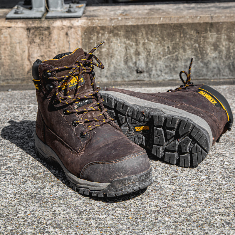 dewalt davis safety boots