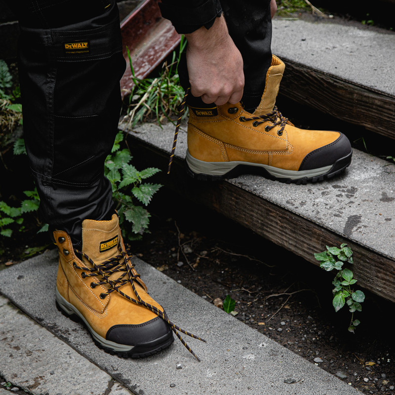 dewalt composite safety boots