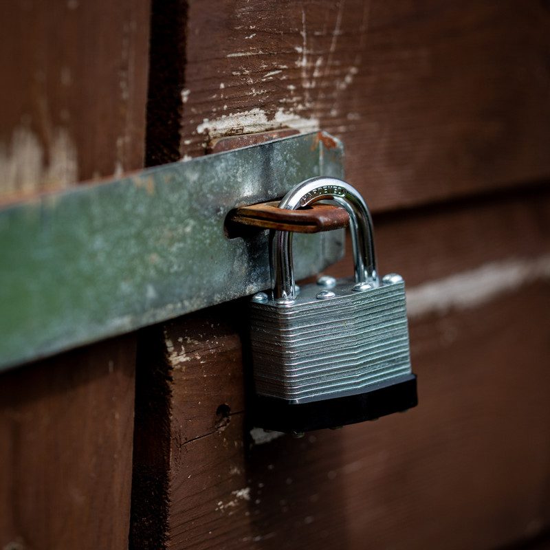 Security Laminated Padlock 40 x 6 x 24mm Toolstation