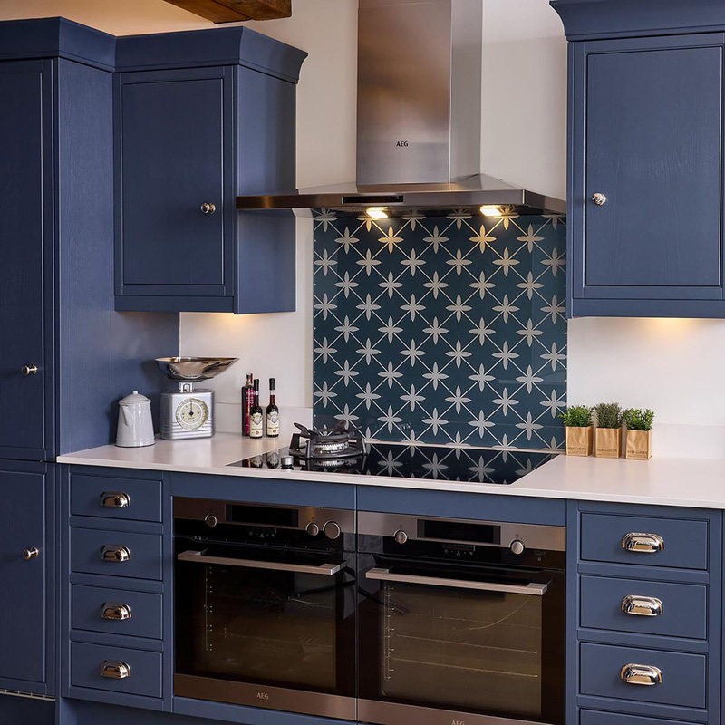 Laura Ashley Wicker Midnight Seaspray Glass Splashback 900 X 750Mm (1) Blue