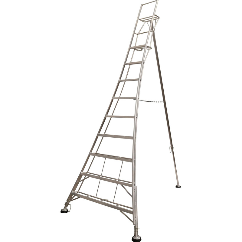 Werner Garden Ladder 9 Tread In Rubber Silver